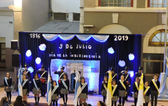 Celebración del 9 de Julio en el Colegio Santa Rosa