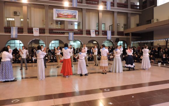 Celebración del 9 de Julio en el Colegio Santa Rosa