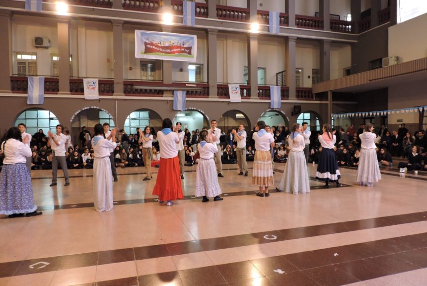 Celebración del 9 de Julio en el Colegio Santa Rosa