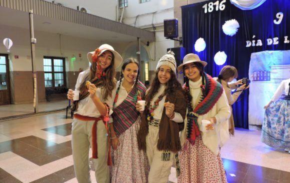 Celebración del 9 de Julio en el Colegio Santa Rosa