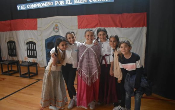 Celebración del 9 de Julio en el Colegio Santa Rosa