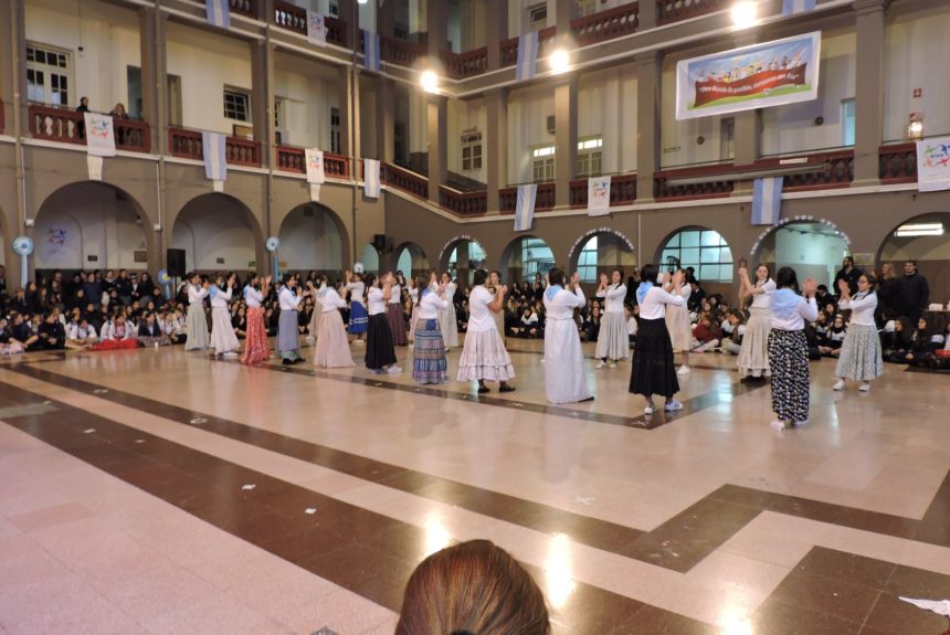 Celebración del 9 de Julio en el Colegio Santa Rosa