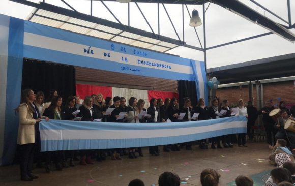 Celebración del 9 de Julio en el Colegio Santa Rosa