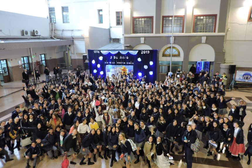 Celebración del 9 de Julio en el Colegio Santa Rosa