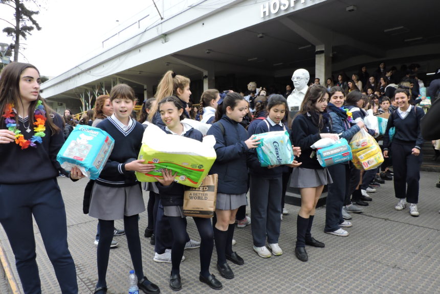 Abrazo solidario al Hospital de Niños