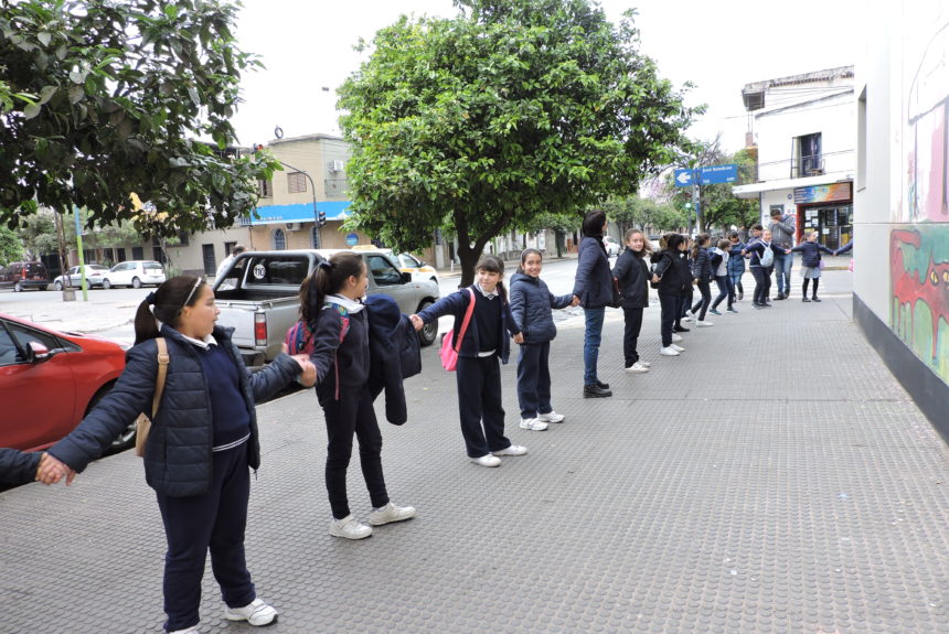 Abrazo solidario al Hospital de Niños