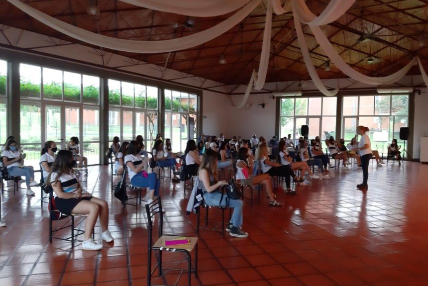 “Preparando el Vuelo” Reencuentro de los alumnos de 6to en el Campus del colegio Santa Rosa