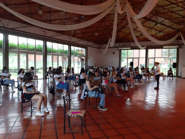 “Preparando el Vuelo” Reencuentro de los alumnos de 6to en el Campus del colegio Santa Rosa