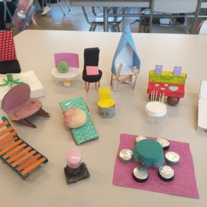 Mobiliario inspirado en la estética de la escuela de la Bauhaus