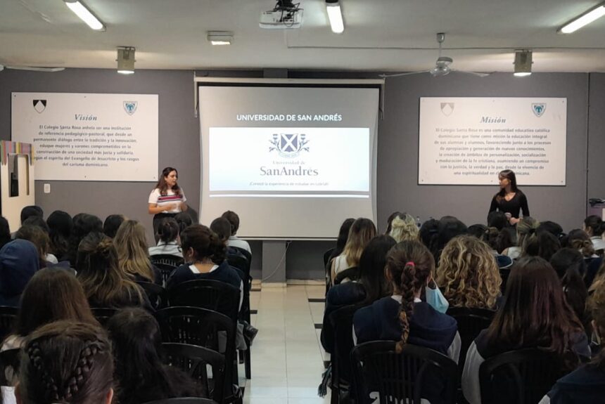 Visita de ex alumnas: Orientación Vocacional